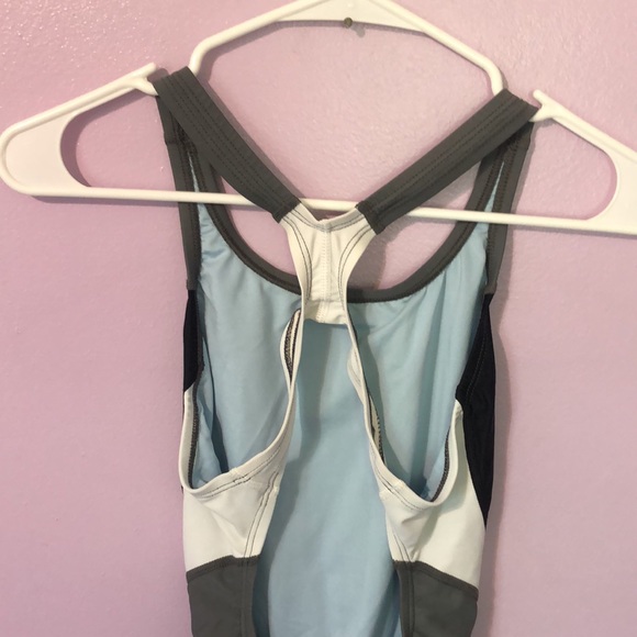 Nike Women’s Victory Color Block Power Back Tank One Piece Swimsuit - Picture 8 of 13